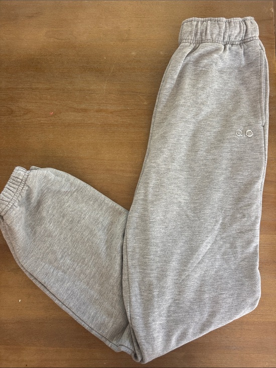 ALO Yoga Pants - ALO Yoga Grey Accolade Joggers